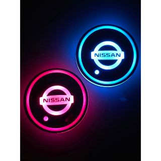 ニッサン(日産)のNISSANロゴ入り　光るLEDコースター　ドリンクコースター(車内アクセサリ)