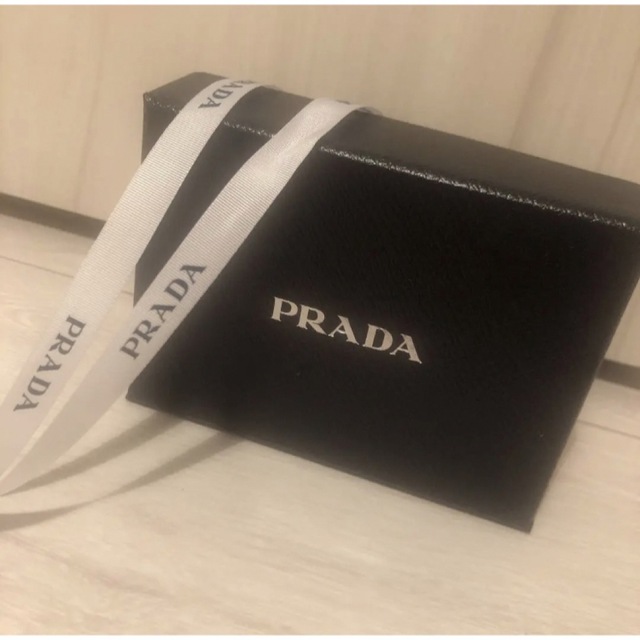 PRADA(プラダ)のPRADA プラダ 空箱 レディースのバッグ(ショップ袋)の商品写真