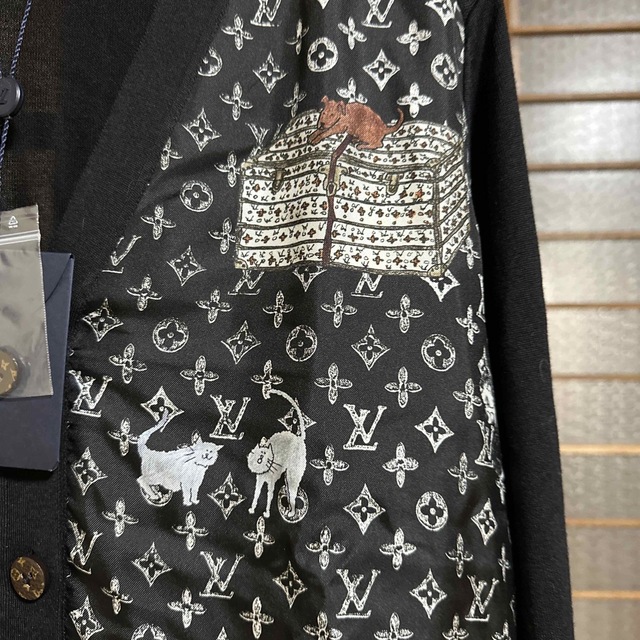 LOUIS VUITTON(ルイヴィトン)のルイヴィトン キャットグラム カーディガン レディースのトップス(カーディガン)の商品写真