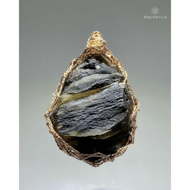 24g 巨大なモルダバイト原石ネックレス by AQUARYLIS アクアリリス