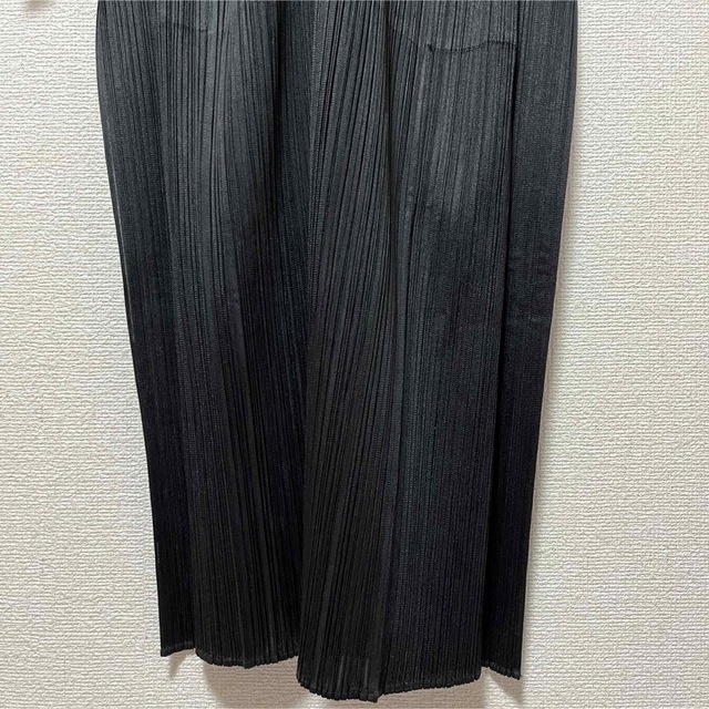 PLEATS PLEASE ISSEY MIYAKE(プリーツプリーズイッセイミヤケ)の【極美品】プリーツプリーズ イッセイミヤケ ロングカーディガン　黒　サイズ3  レディースのトップス(カーディガン)の商品写真