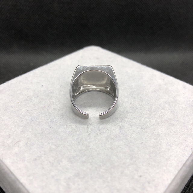 即決 印台 リング 指輪 シルバーカラー メンズのアクセサリー(リング(指輪))の商品写真