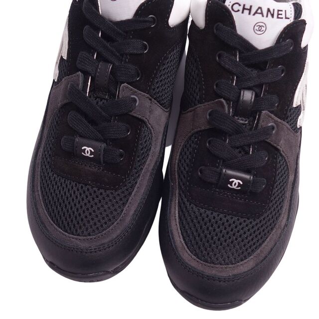 CHANEL(シャネル)の美品 シャネル CHANEL スニーカー 22C G38299 レースアップ ココマーク レザー シューズ 靴 レディース イタリア製 36 ブラック/ホワイト レディースの靴/シューズ(スニーカー)の商品写真