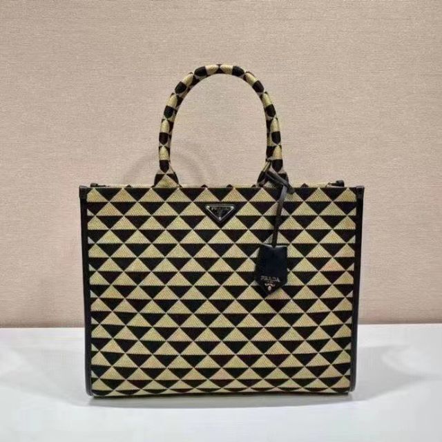 正規通販 PRADA - 未使用PRADA プラダ シンボル エンブロイダリー