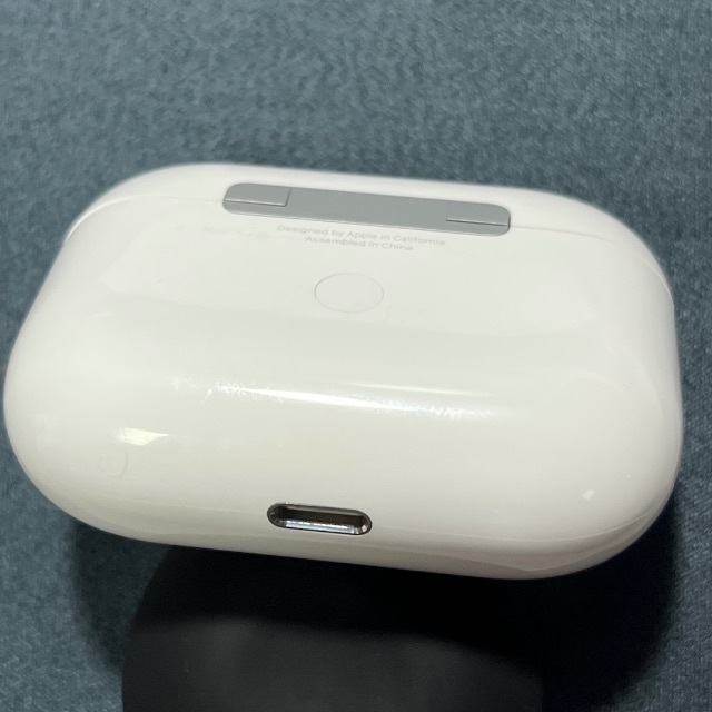 Apple(アップル)のAirPods Pro (第1世代) 充電ケースのみ Apple スマホ/家電/カメラのオーディオ機器(ヘッドフォン/イヤフォン)の商品写真