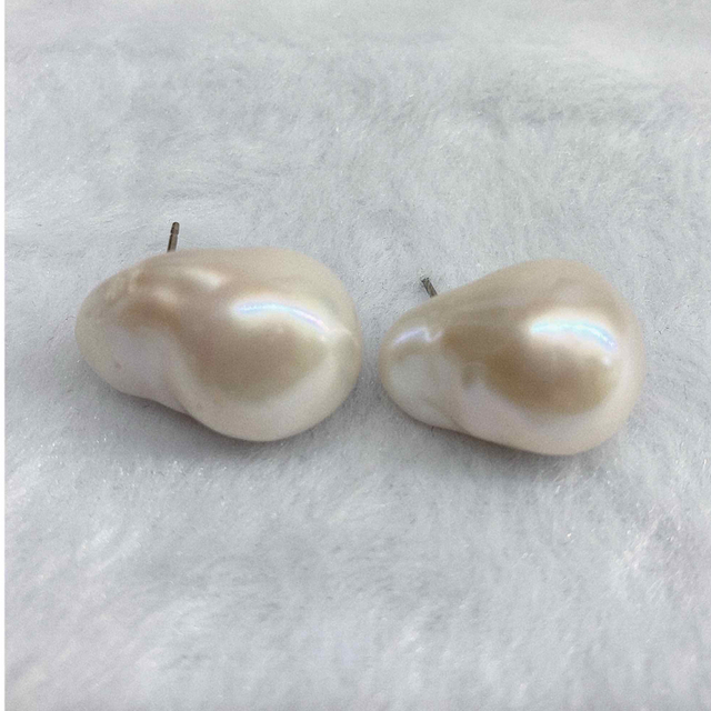 淡水オイスターパールピアス ホワイト虹色バロックパールピアス NO23