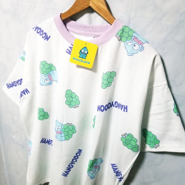 サンリオ(サンリオ)の新品　SANRIO　ハンギョドン　Tシャツ 半袖　マスカット レディースのトップス(Tシャツ(半袖/袖なし))の商品写真