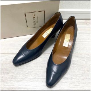 ニナリッチ(NINA RICCI)の美品！ニナリッチ　23.5 日本製　ネイビー　パンプス(ハイヒール/パンプス)