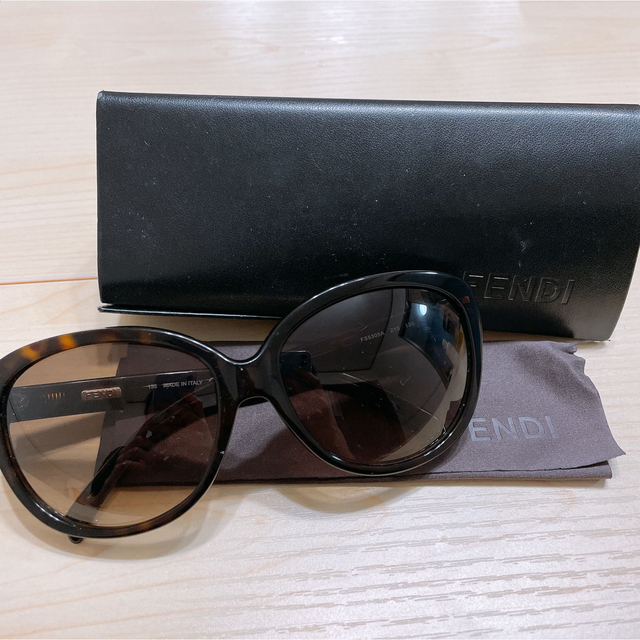 fendi ズッカ柄 サングラス fs5305a