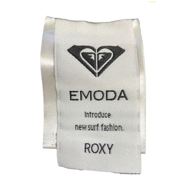 Roxy(ロキシー)の【即日発送】Roxy EMODA 美品 コラボワンピース フレアワンピース ロゴ レディースのワンピース(ひざ丈ワンピース)の商品写真