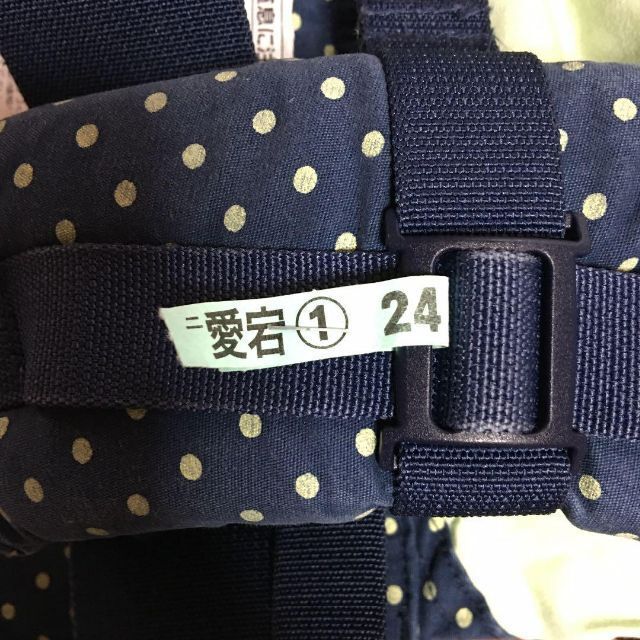 Ergobaby(エルゴベビー)の【入手困難】☆美品☆  ergobaby エルゴベビー  抱っこ紐  ドット柄 キッズ/ベビー/マタニティの外出/移動用品(抱っこひも/おんぶひも)の商品写真