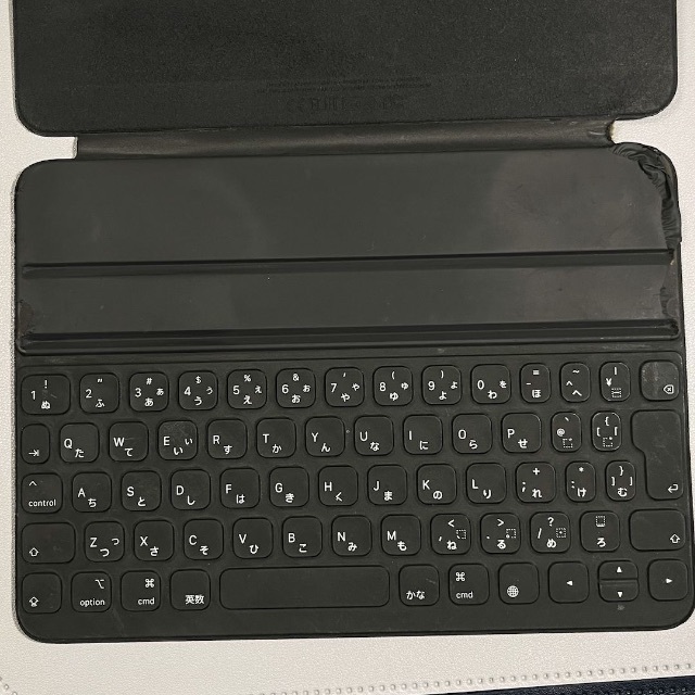 Apple(アップル)のSmart Keyboard Folio 11インチiPad Pro（第2世代） スマホ/家電/カメラのPC/タブレット(その他)の商品写真