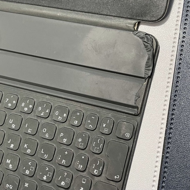 Apple(アップル)のSmart Keyboard Folio 11インチiPad Pro（第2世代） スマホ/家電/カメラのPC/タブレット(その他)の商品写真