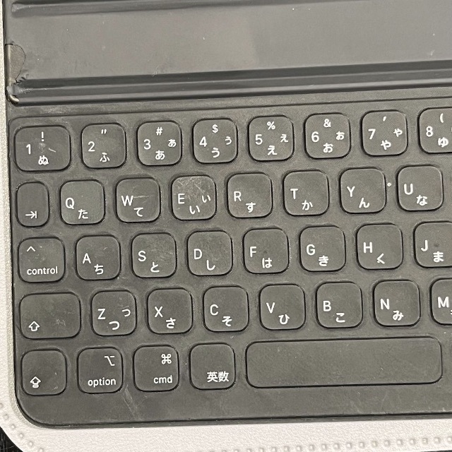 Apple(アップル)のSmart Keyboard Folio 11インチiPad Pro（第2世代） スマホ/家電/カメラのPC/タブレット(その他)の商品写真