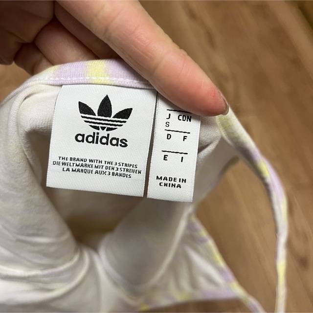 adidas(アディダス)のアディダス　ワンピ レディースのワンピース(ミニワンピース)の商品写真