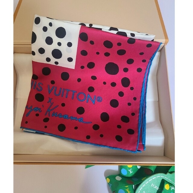LOUIS VUITTON - 専用☆新品☆ルイヴィトン×草間彌生 LV × YK カレ90