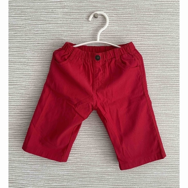 UNIQLO(ユニクロ)の赤ズボン　サイズ　100 キッズ/ベビー/マタニティのキッズ服女の子用(90cm~)(Tシャツ/カットソー)の商品写真