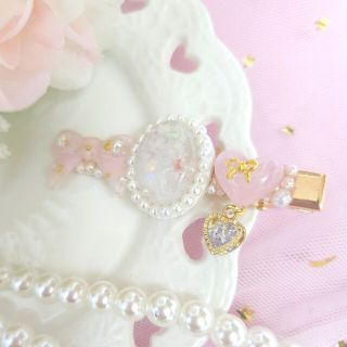 ノゾミ様ハンドメイド レジン 押し花 パール刺繍 ヘアクリップ(ヘアアクセサリー)