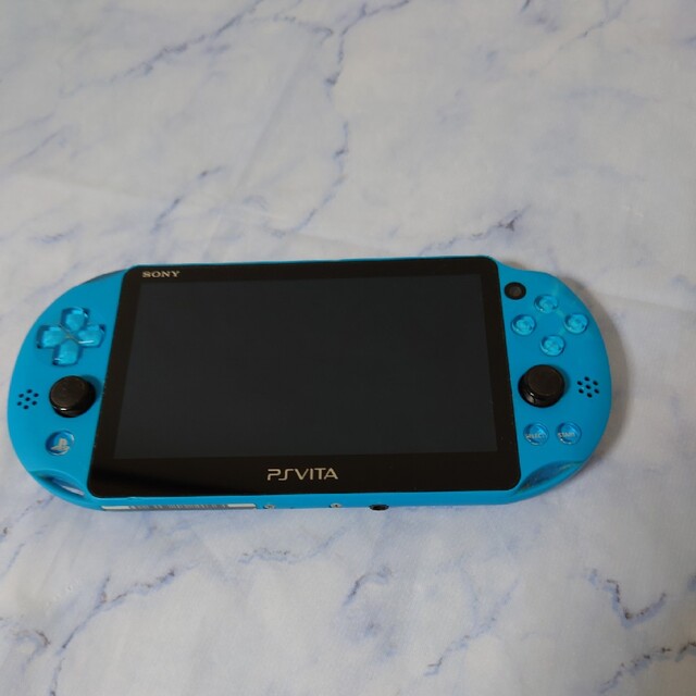 PlayStation Vita(プレイステーションヴィータ)の「PlayStation®Vita（PCH-2000シリーズブルー エンタメ/ホビーのゲームソフト/ゲーム機本体(携帯用ゲーム機本体)の商品写真