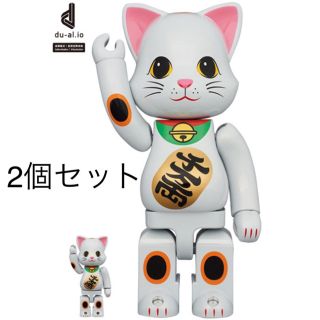 ベアブリック(BE@RBRICK)の2個　NY@BRICK 招き猫 白メッキ 100％ & 400％(その他)