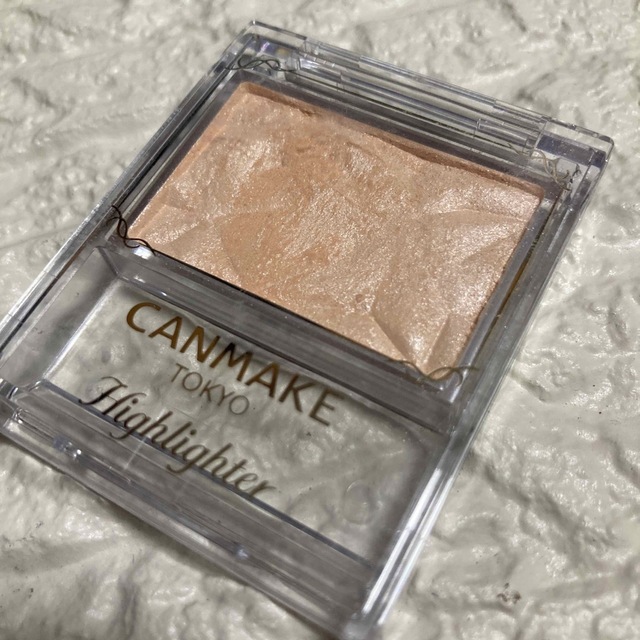 CANMAKE(キャンメイク)のキャンメイク(CANMAKE) ハイライターH L01 シャンパンゴールド(4. コスメ/美容のベースメイク/化粧品(フェイスパウダー)の商品写真