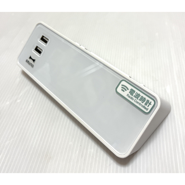 BRUNO(ブルーノ)のBRUNO LEDクロック with USB ホワイト BCR001-WH インテリア/住まい/日用品のインテリア小物(置時計)の商品写真