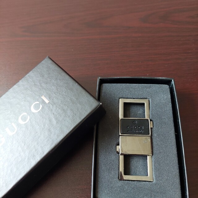 Gucci(グッチ)のGUCCI　キーホルダー　保護シール付き メンズのファッション小物(キーホルダー)の商品写真