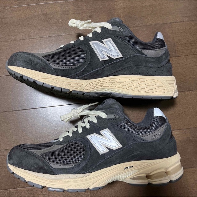 New Balance(ニューバランス)のニューバランス　m2002rho 未使用新品　27.5センチ メンズの靴/シューズ(スニーカー)の商品写真