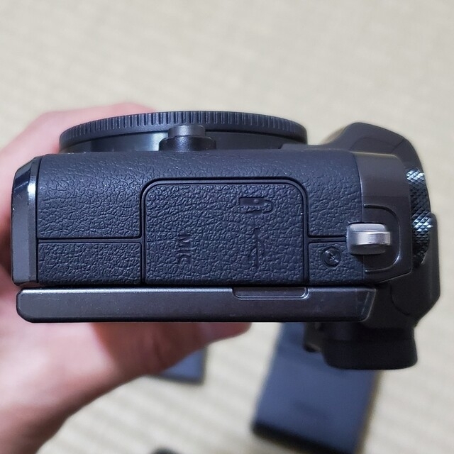 Canon(キヤノン)のCanon　eos m5 +社外品efマウントアダプター スマホ/家電/カメラのカメラ(ミラーレス一眼)の商品写真