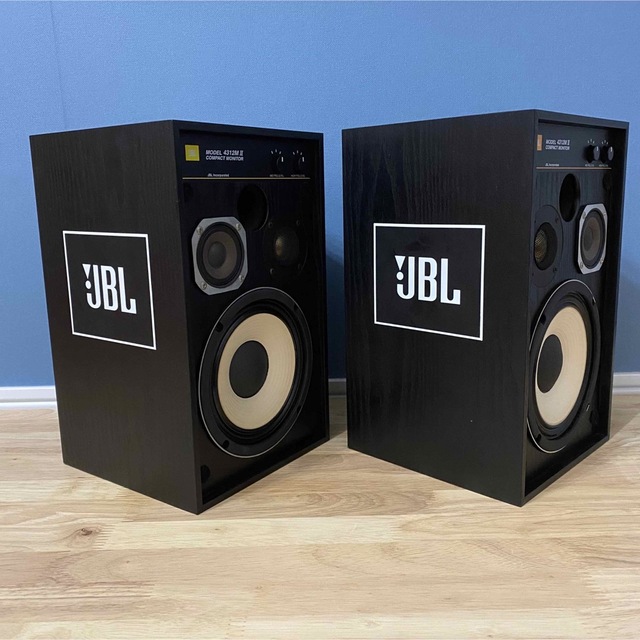 JBL 4312M2 ブックシェルフ型コンパクトモニター スマホ/家電/カメラのオーディオ機器(スピーカー)の商品写真