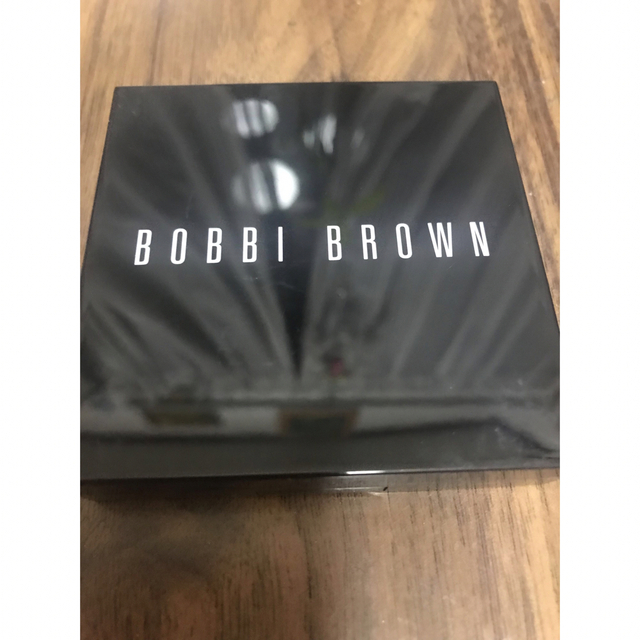 BOBBI BROWN(ボビイブラウン)のpoco様専用ボビーブラウンハイライティングパウダー33ハニーグロウ コスメ/美容のベースメイク/化粧品(フェイスパウダー)の商品写真