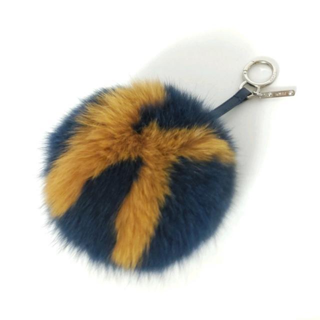 発売開始】FENDI - フェンディ キーホルダー(チャーム)美品 -の通販 by