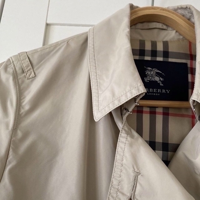 BURBERRY - バーバリー スプリングコート スワロフスキー付 BURBERRY - バーバリー スプリングコート スワロフスキー付