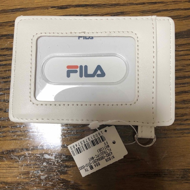 FILA(フィラ)のFILA定期券入れ　白 レディースのファッション小物(名刺入れ/定期入れ)の商品写真