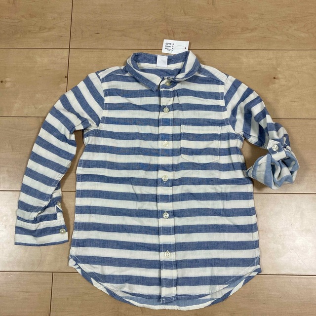 babyGAP(ベビーギャップ)のGAP  男の子　110cm    長袖シャツ キッズ/ベビー/マタニティのキッズ服男の子用(90cm~)(Tシャツ/カットソー)の商品写真