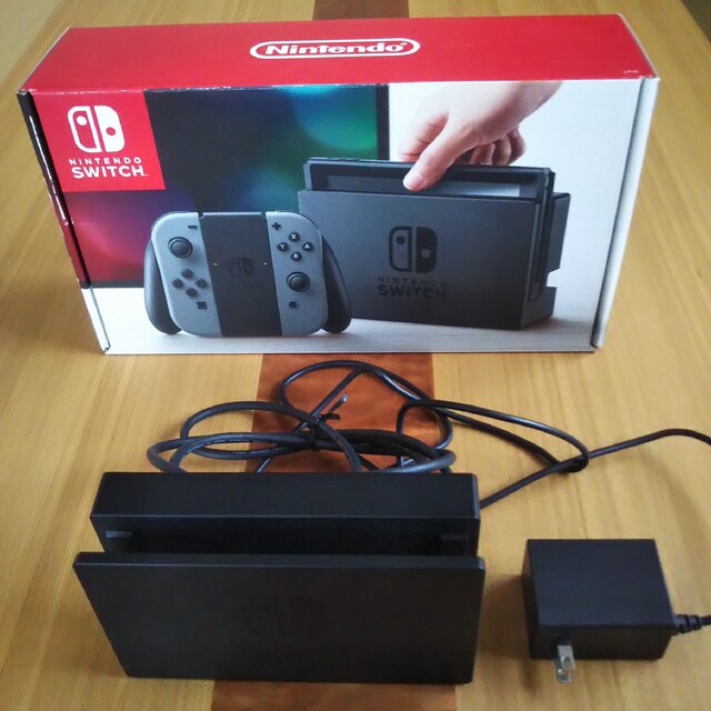 Nintendo Switch JOY-CON グレー 本体  HAC-S-KA エンタメ/ホビーのゲームソフト/ゲーム機本体(家庭用ゲーム機本体)の商品写真
