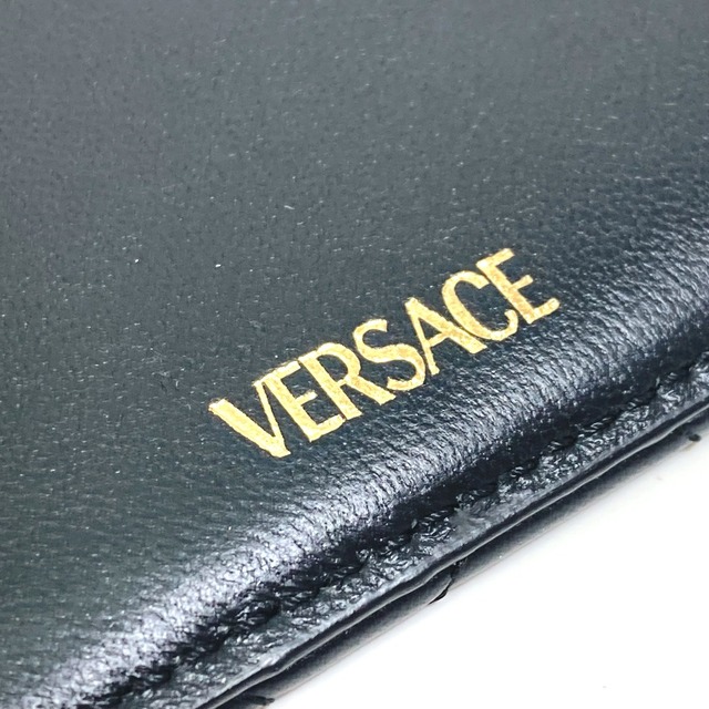 VERSACE(ヴェルサーチ)のヴェルサーチ VERSACE メデューサ 財布 小銭入れ チェーン キーリング付き キルティング コインケース レザー ブラック 美品 レディースのファッション小物(コインケース)の商品写真