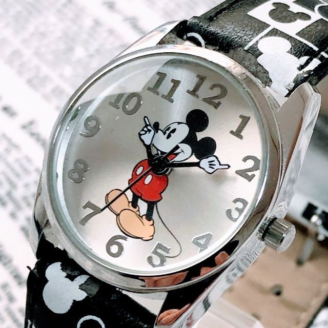 2545【超可愛いレア品】 ミッキーマウス 腕時計 動作良好 クォーツ