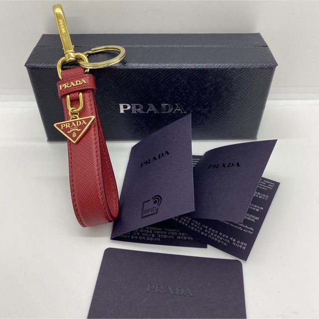 プラダ キーホルダー PRADA レッド キーリング