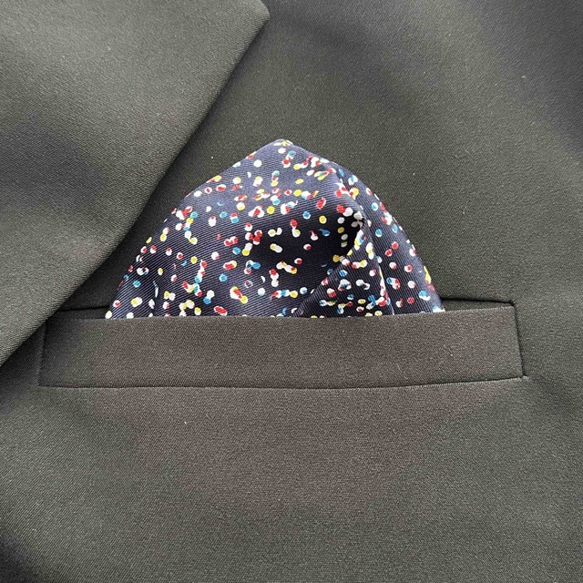 H&M(エイチアンドエム)のH&M ポケットチーフ　ハンカチ　バンダナ メンズのファッション小物(ハンカチ/ポケットチーフ)の商品写真