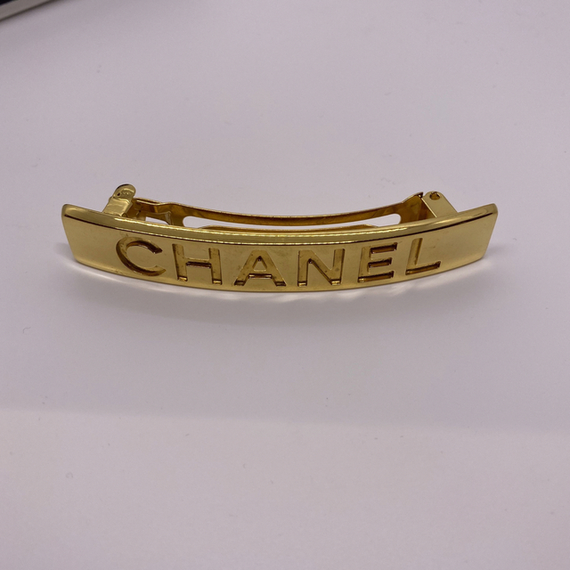 大人気高級 ［正規品］CHANEL ゴールド バレッタ ロゴ バレッタ/ヘア 