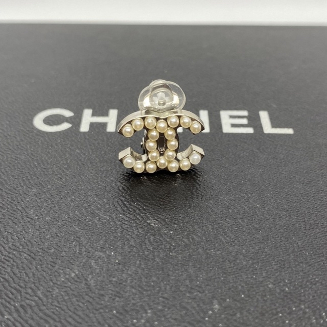 ［正規品］CHANEL フェイクパール イヤリング　片方アクセサリー