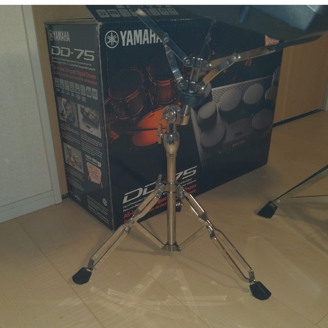 YAMAHA DD-75 キック、スタンド付き | monsterdog.com.br