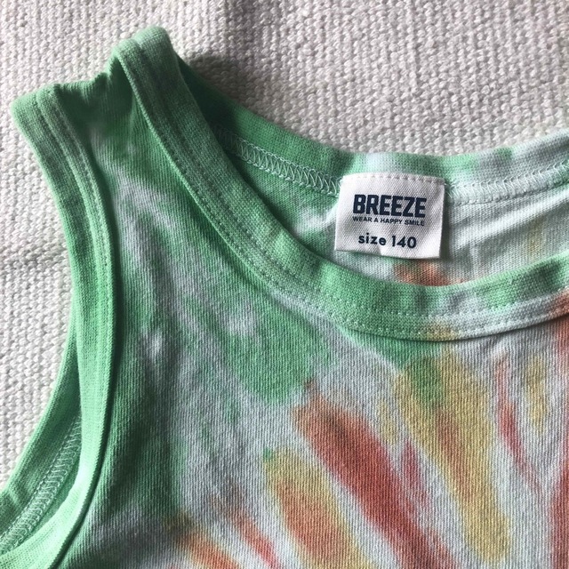 BREEZE - ブリーズ タンクトップ タイダイ染め 柄 カラフル 140の通販 by たんきん|ブリーズならラクマ