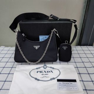プラダ サフィアーノ ショルダーバッグ(レディース)(エナメル)の通販 プラダ サフィアーノ ショルダーバッグ(レディース)(エナメル)の通販