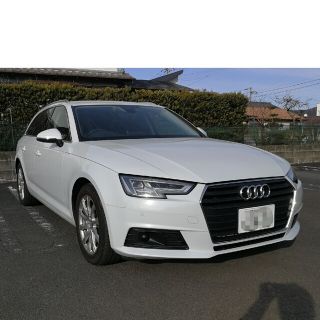 アウディ(AUDI)の極美品！アウディ A4 アバント 2.0TFSI (8W/B9)LED ヘッド(車体)