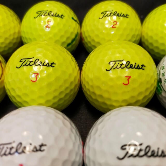 Titleist(タイトリスト)の【B級】トゥルーフィール 24球 タイトリスト ロストボール Titleist スポーツ/アウトドアのゴルフ(その他)の商品写真