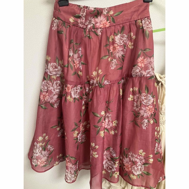JILLSTUART(ジルスチュアート)のジルスチュアートのロングスカート花柄元値7000円 レディースのスカート(ロングスカート)の商品写真