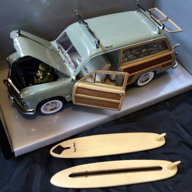 1949 FORD STATION WAGON 1/18 MOTOR CITY 2