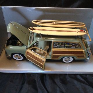 1949 FORD STATION WAGON 1/18 MOTOR CITY